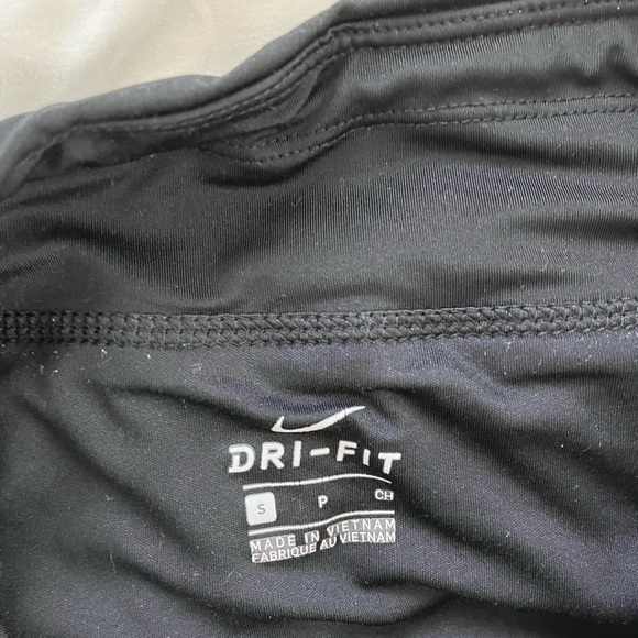 NAVY, WHITE AND BLACK NIKE SHORTS - Picture 4 of 4